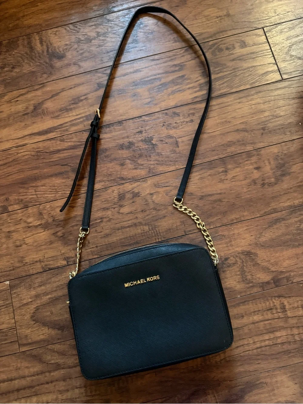 Michael Kors Black Saffiano Crossbody Gold Chain Logo Leather Staple Classic
